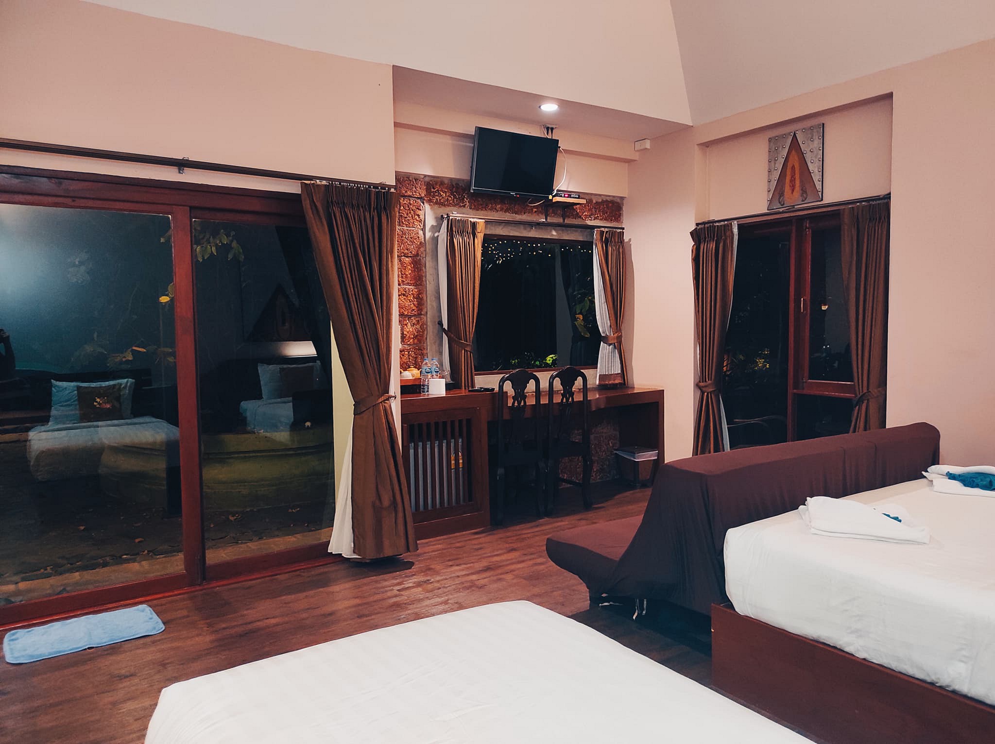 Superior Twin Room Pool View